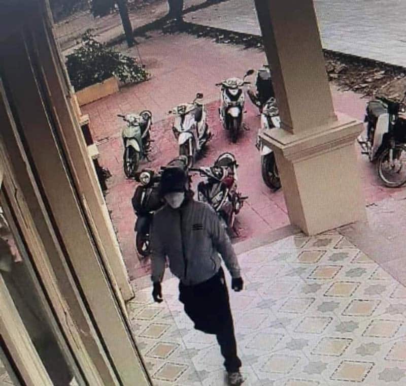Video camera: Thanh niên cướp ngân hàng Viettinbank Cửa Lò, Nghệ An