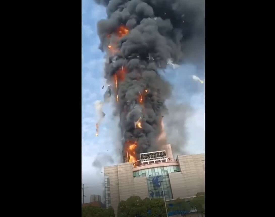 Nóng: Cháy lớn tòa nhà viễn thông Trường Sa Hồ Nam Trung Quốc