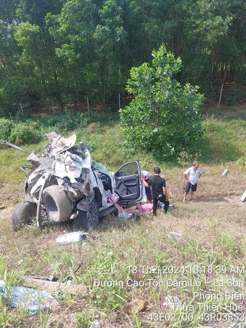 TNGT nghiêm trọng tại cao tốc La Sơn – Cam Lộ khiến 3 người không qua khỏi
