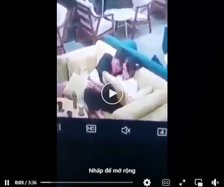 HOT!!! video camera thanh niên cho bạn gái ăn “KEM” ngay trong quán trà sữa