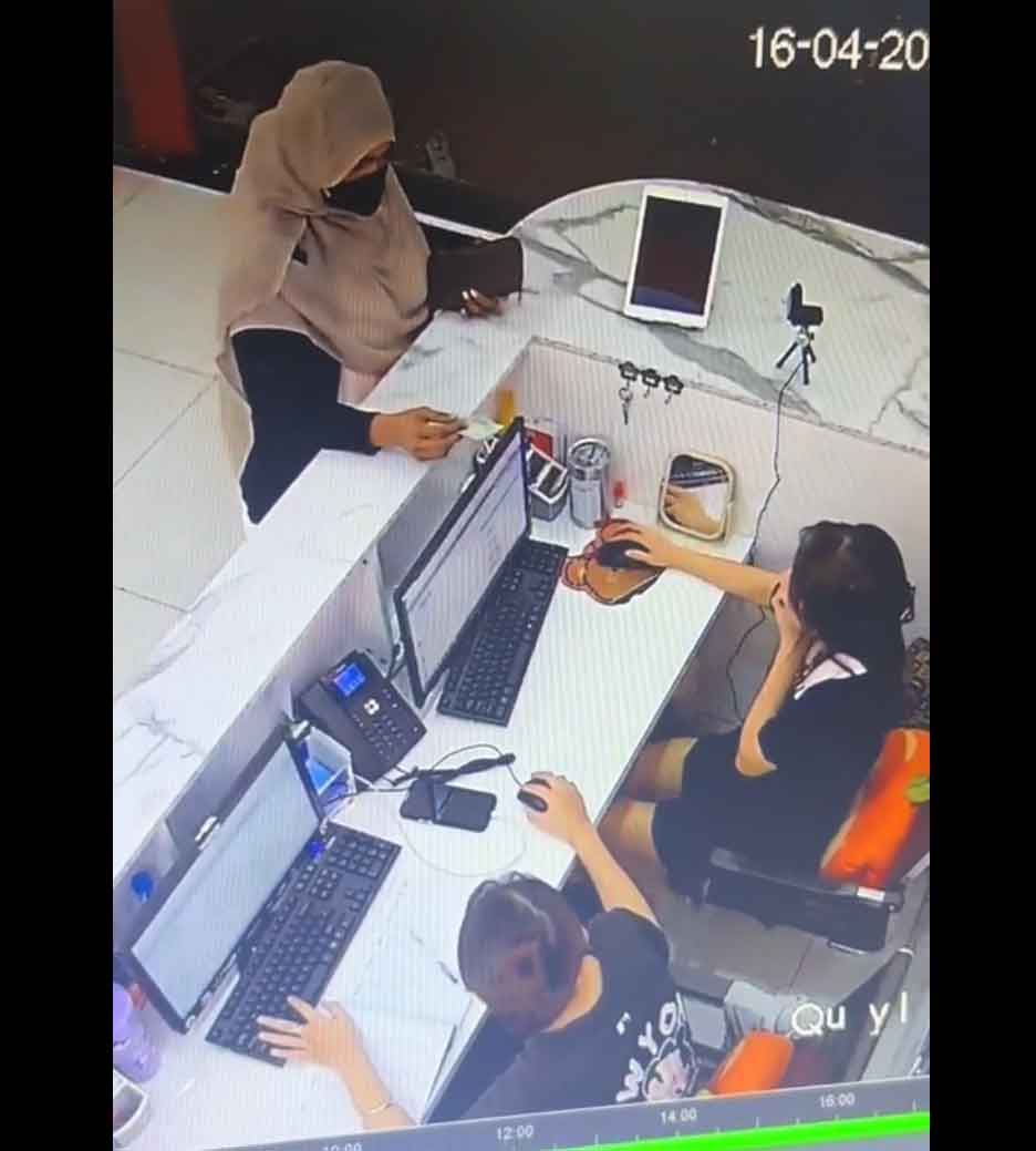 Nóng: Lần đầu tiên xuất hiện đối tượng người nước ngoài có hành vi lừa tiền các chủ shop tại Việt Nam