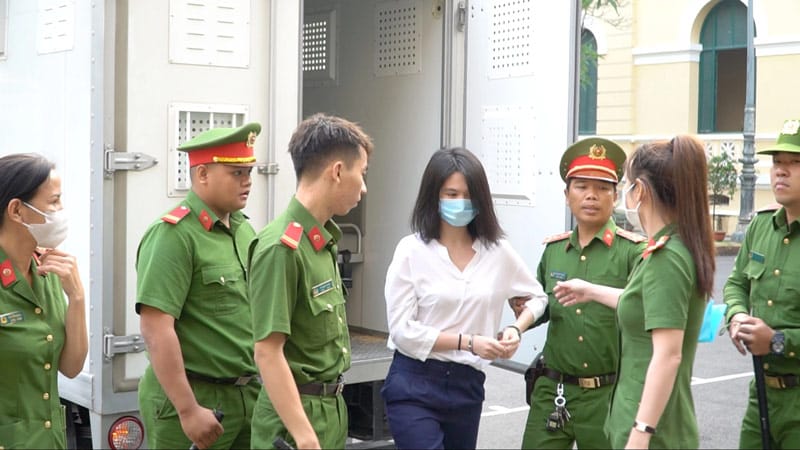 Nóng: Người mẫu Ngọc Trinh hầu tòa sau hơn 3 tháng bị tạm giam